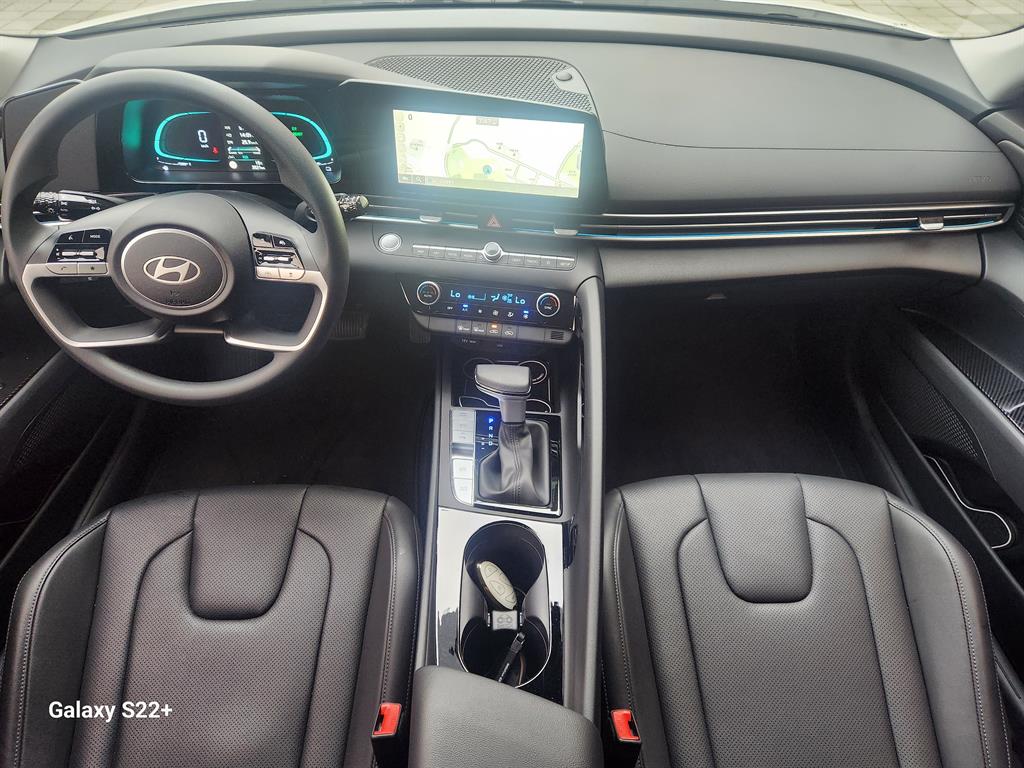HYUNDAI Avante - Vista 7