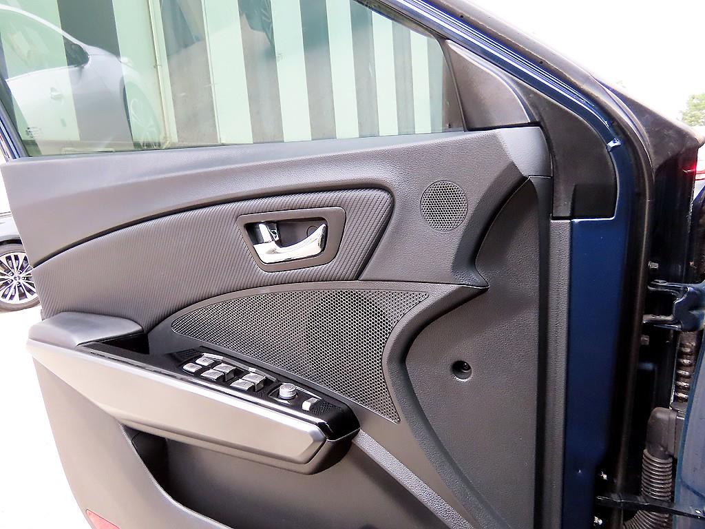 Ssangyong Tivoli - Vista 11