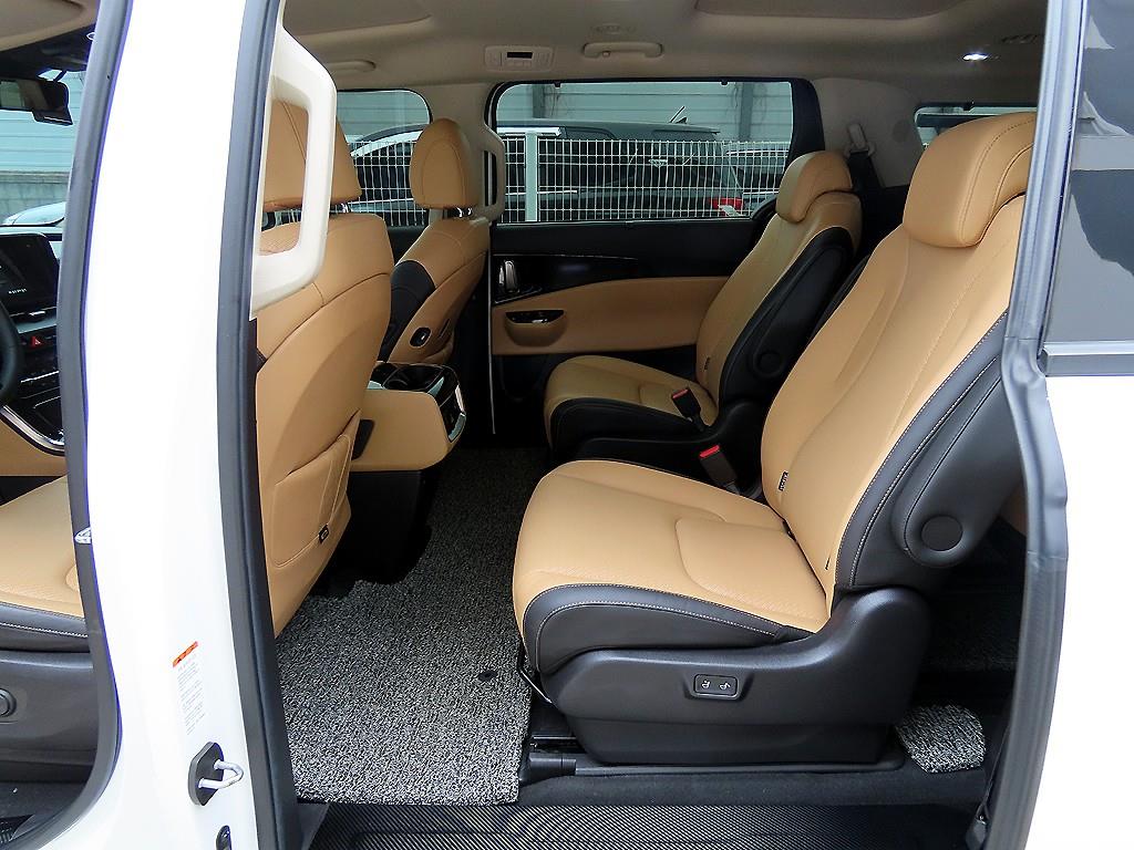 KIA Carnival - Vista 6