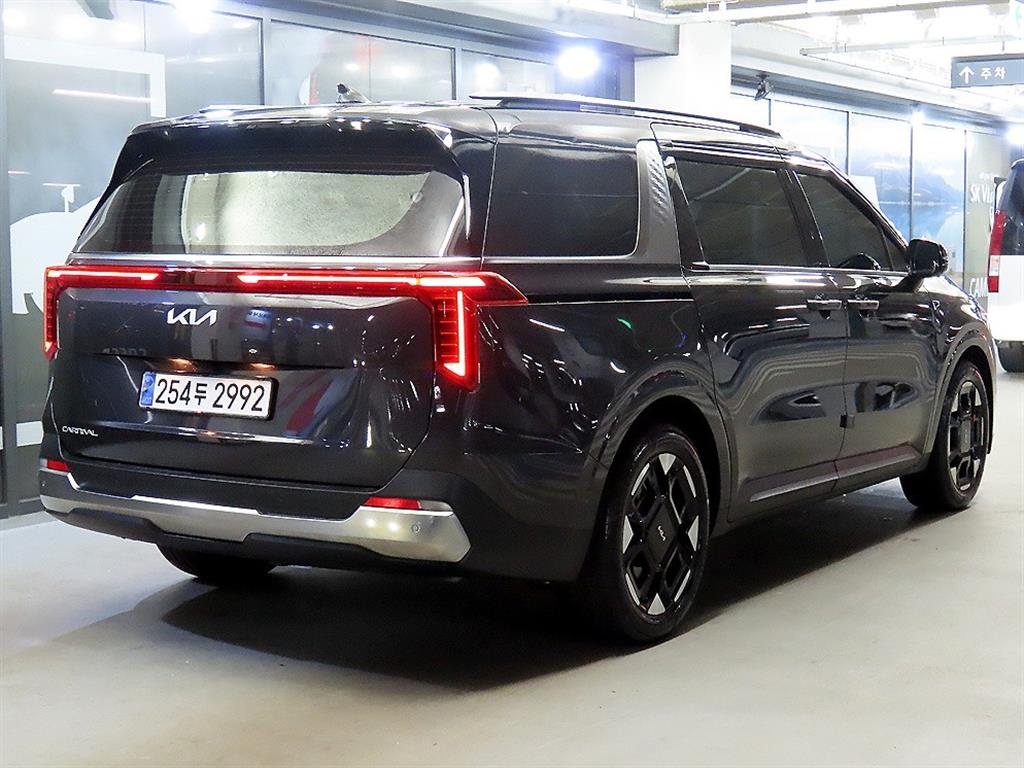 KIA Carnival - Vista 4