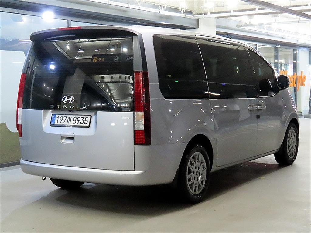 HYUNDAI Staria - Vista 4