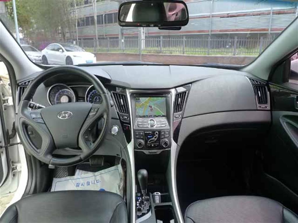 HYUNDAI Sonata - Vista 8