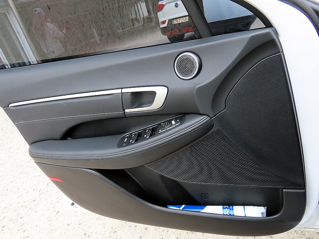 HYUNDAI Sonata - Vista 11