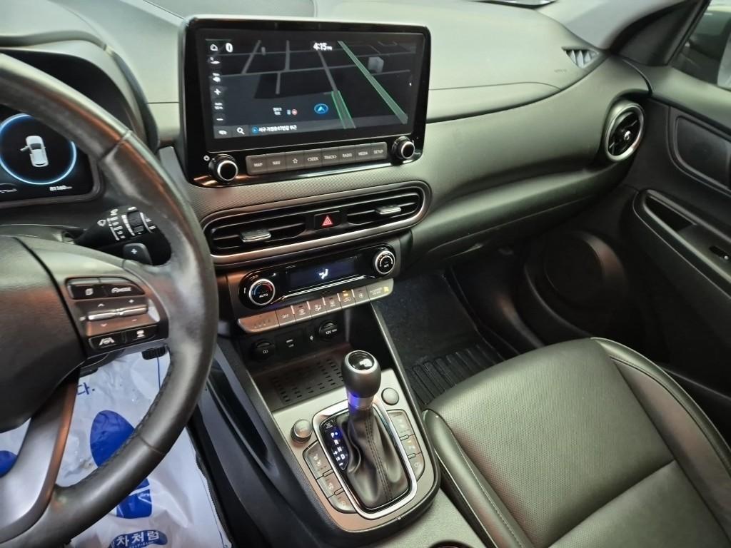 HYUNDAI Kona - Vista 10