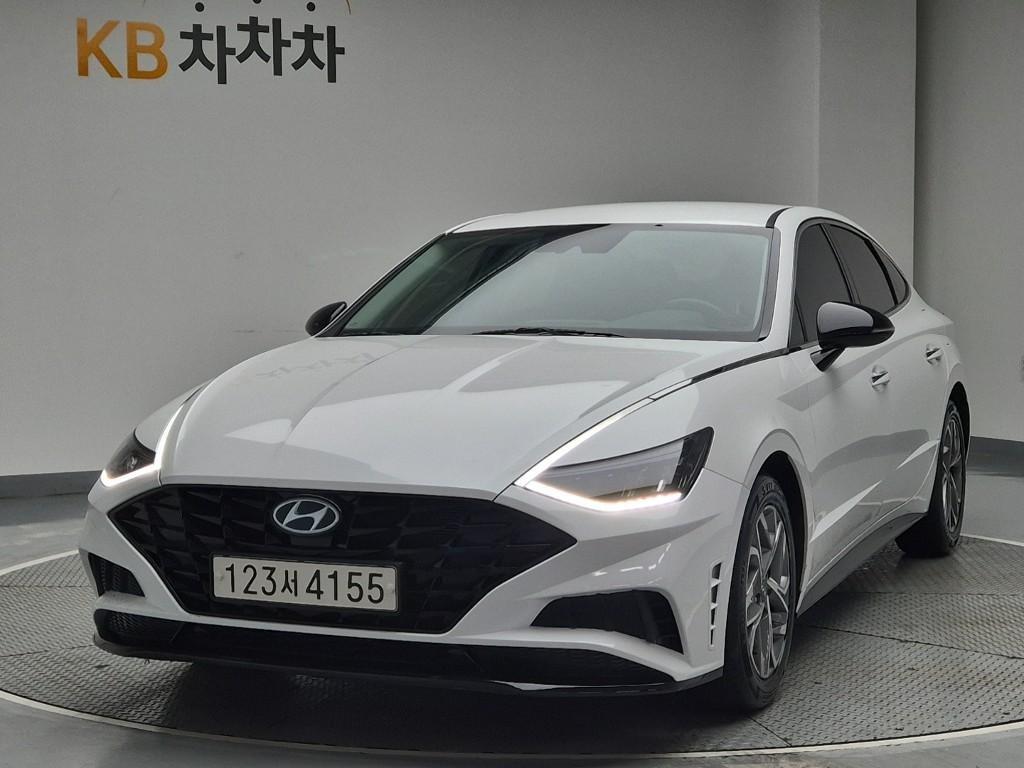 HYUNDAI Sonata 2022 Blanco - Importación desde Corea - HF Imports Iquique - Foto 1