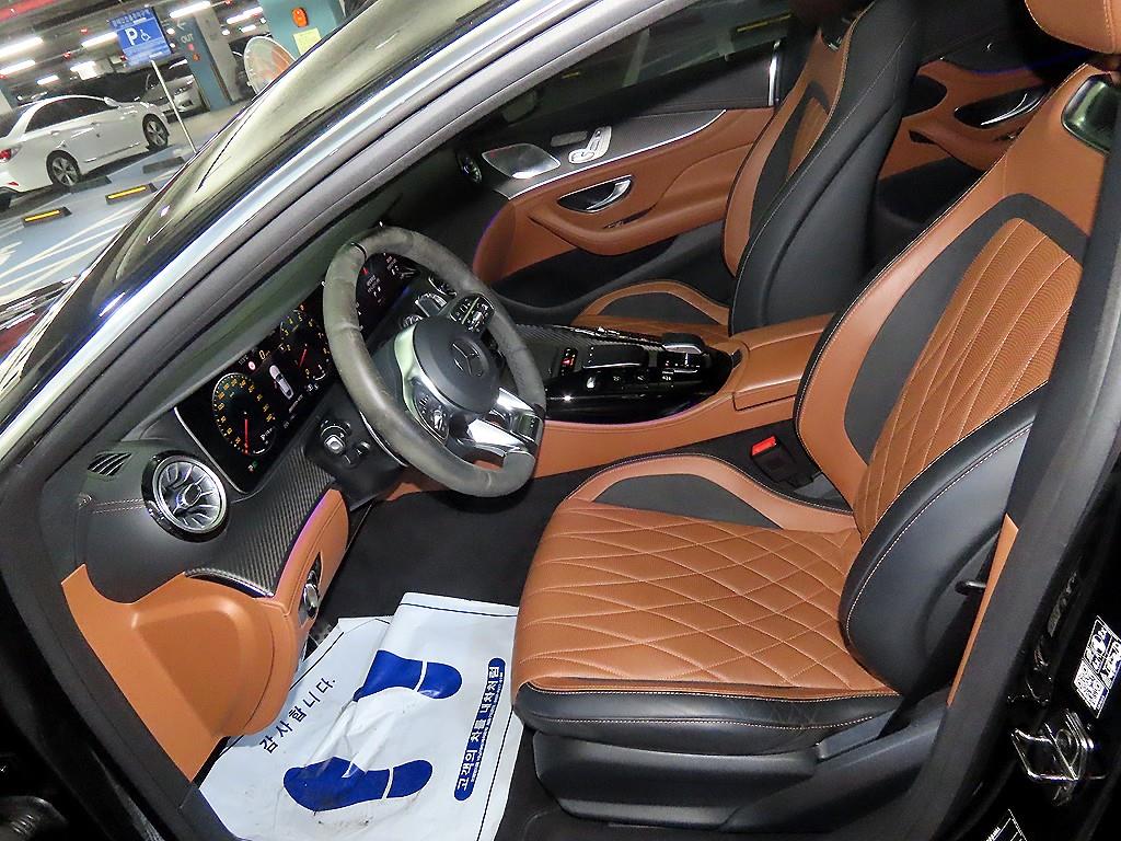 Mercedes Benz AMG GT - Vista 6