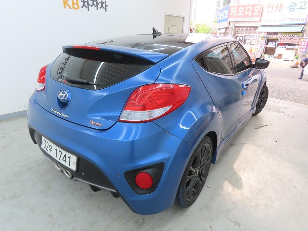HYUNDAI Veloster - Vista 3