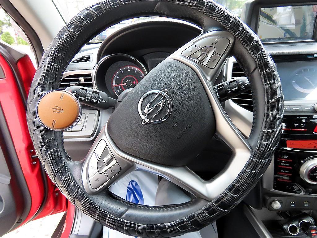 Ssangyong Tivoli - Vista 8