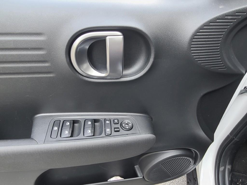 HYUNDAI Casper - Vista 12