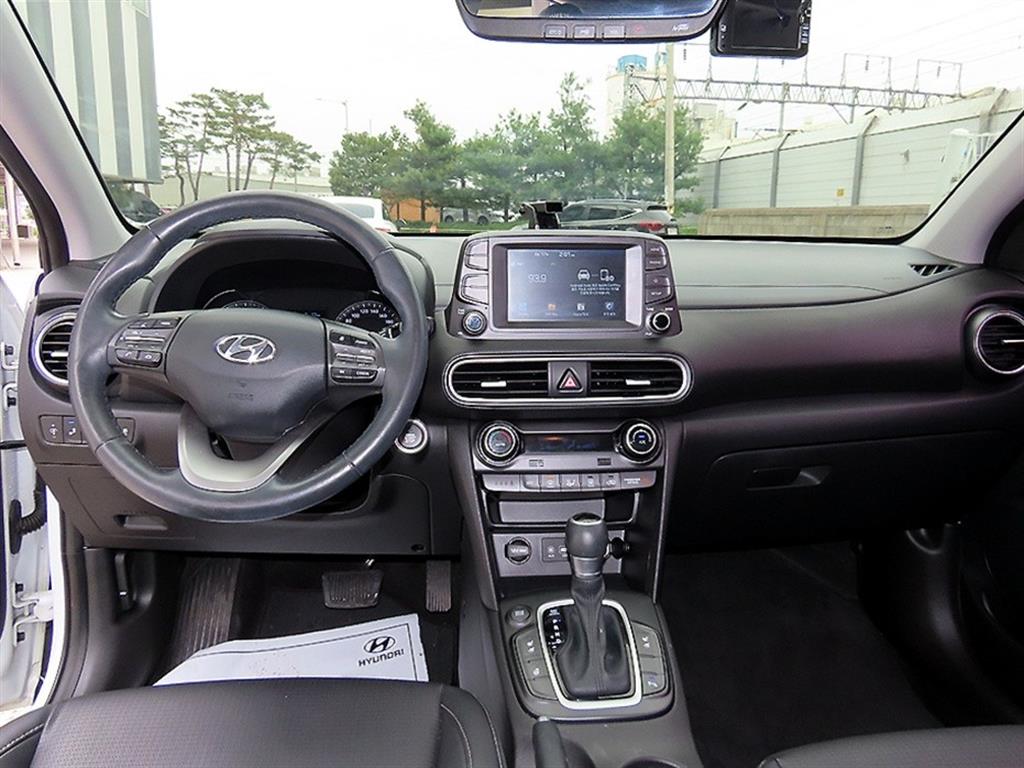 HYUNDAI Kona - Vista 7