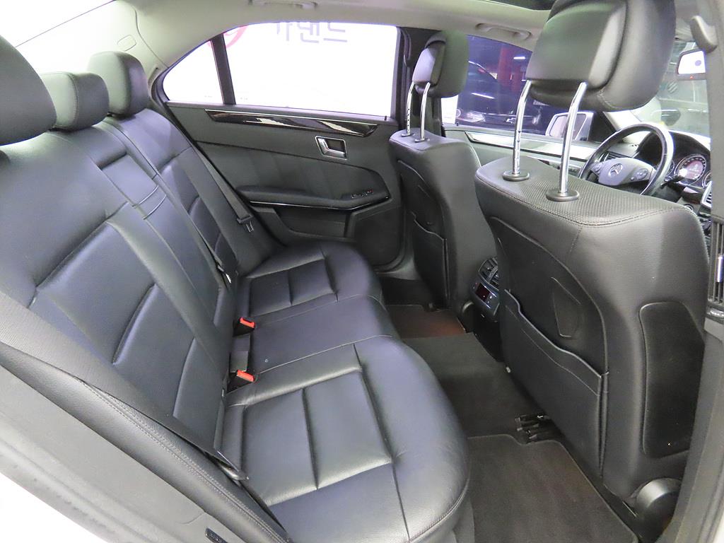 Mercedes Benz E class - Vista 6