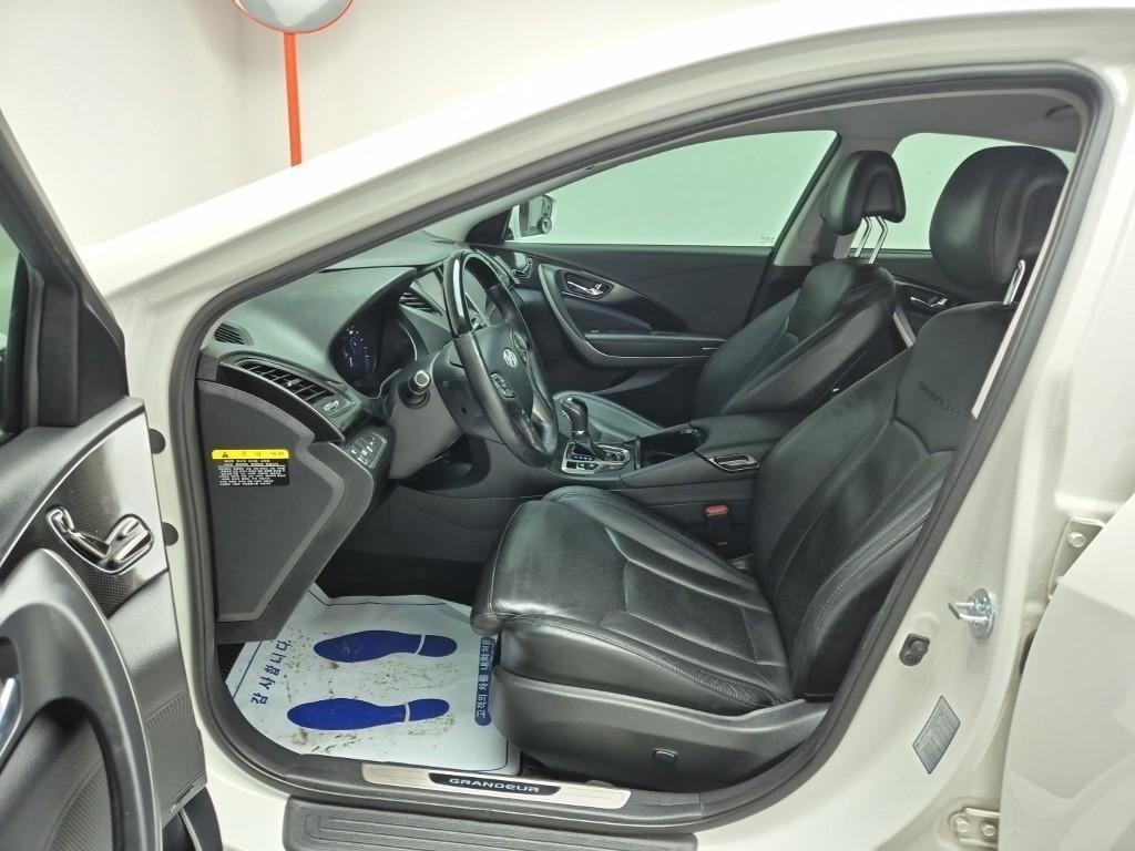 HYUNDAI Grandeur - Vista 11