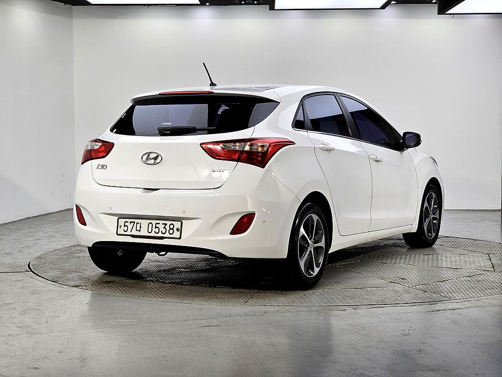 HYUNDAI i30 - Vista 4