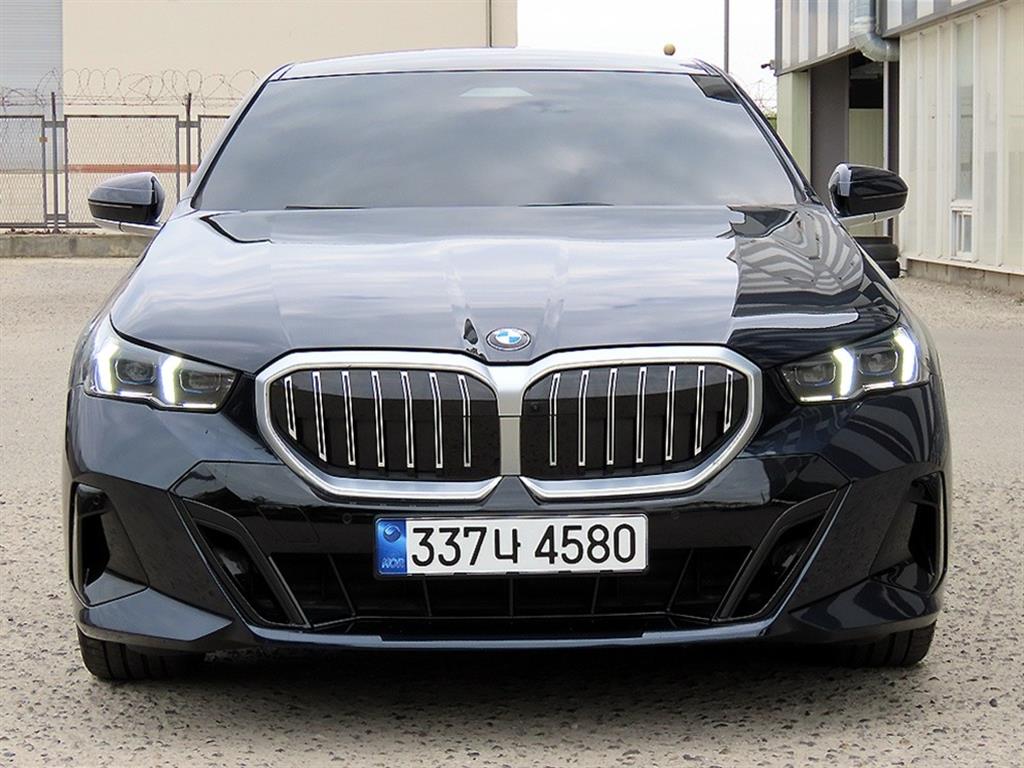 BMW 5 Series 2024 Negro - Importación desde Corea - HF Imports Iquique - Foto 1