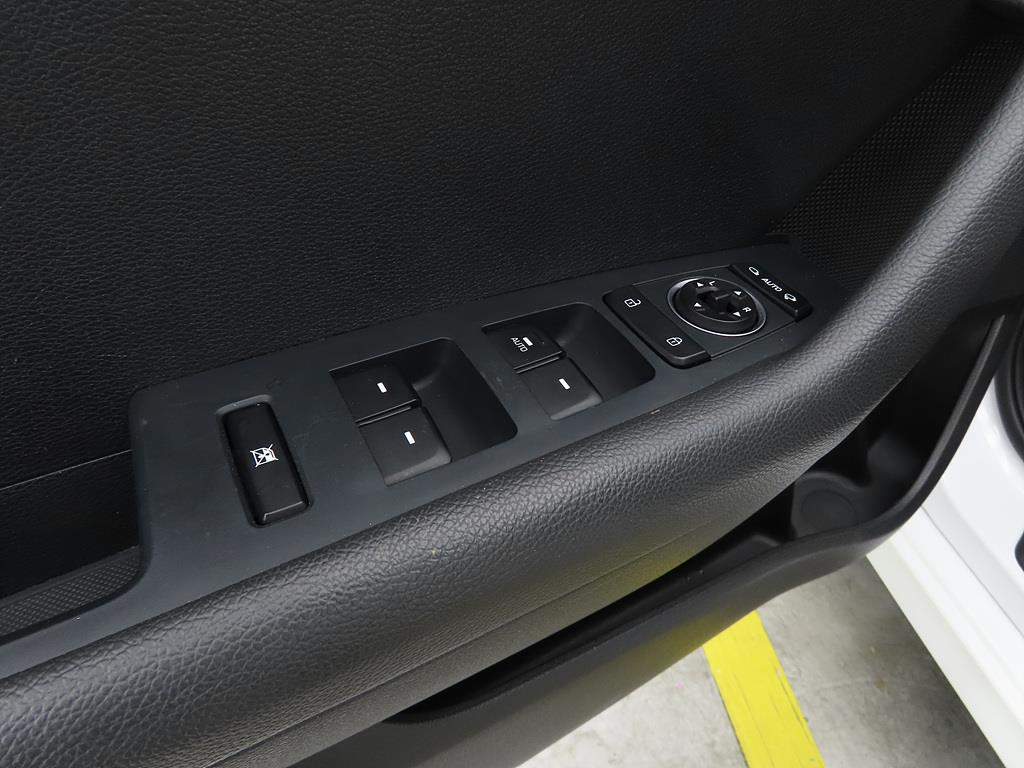 HYUNDAI Sonata - Vista 12