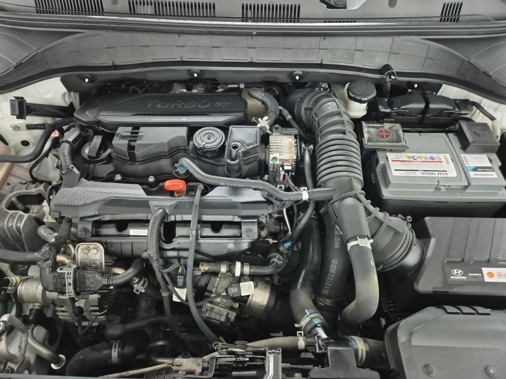 HYUNDAI Kona - Vista 5