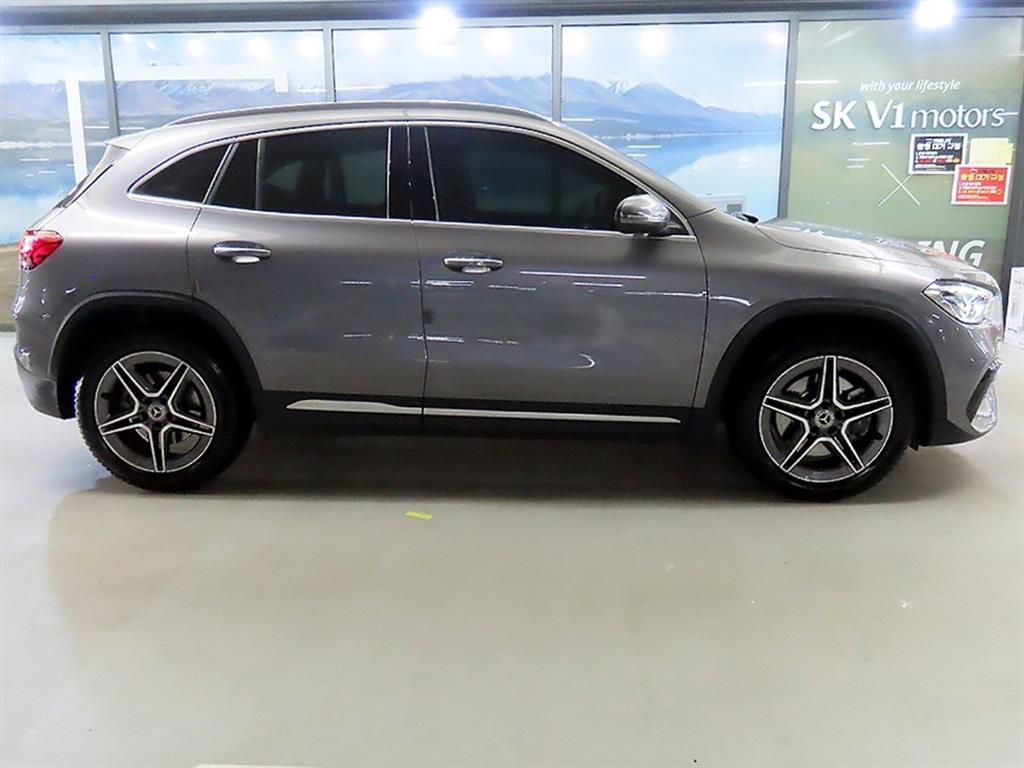 Mercedes Benz GLA Class - Vista 3