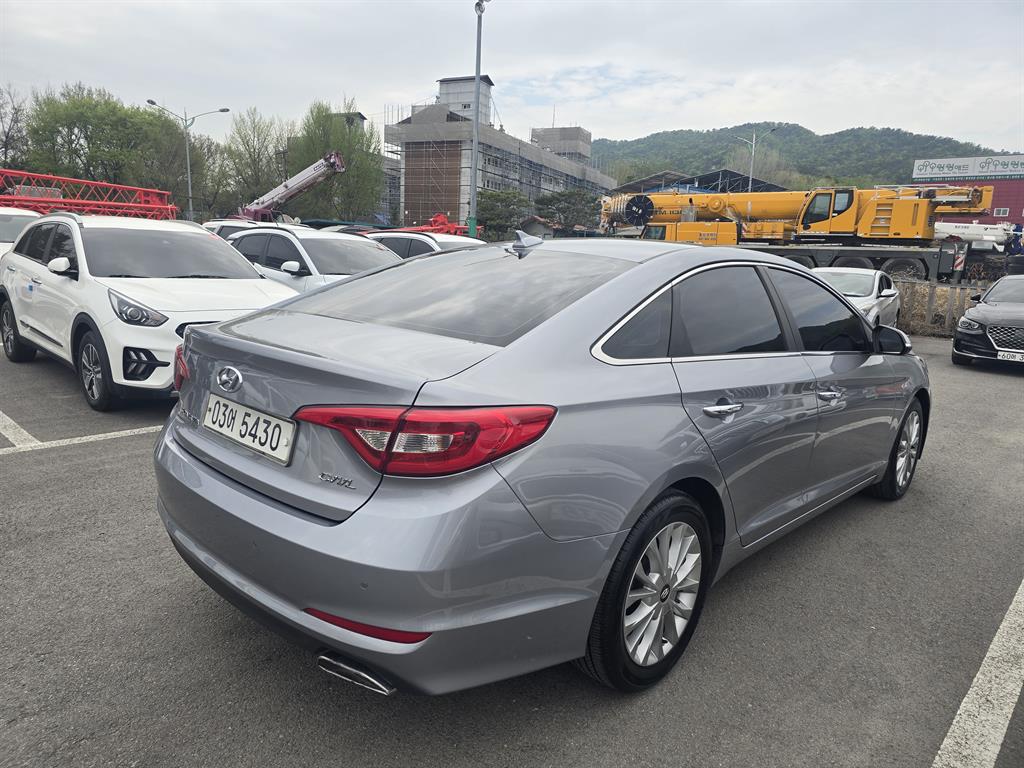 HYUNDAI Sonata - Vista 5