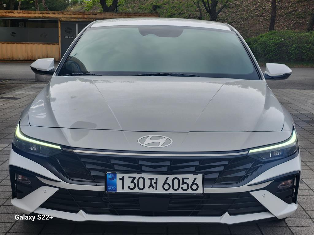 HYUNDAI Avante - Vista 3