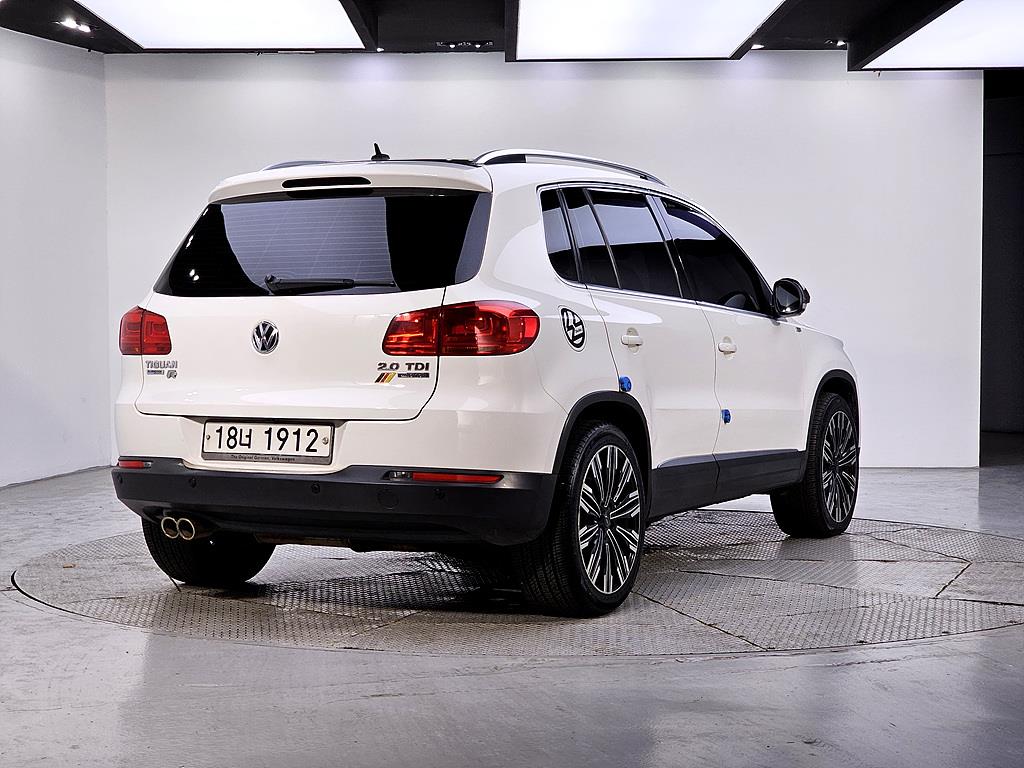 Volkswagen Tiguan - Vista 4