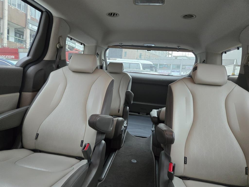 KIA Carnival 2021 the color of pearl - Importación desde Corea - HF Imports Iquique - Foto 13