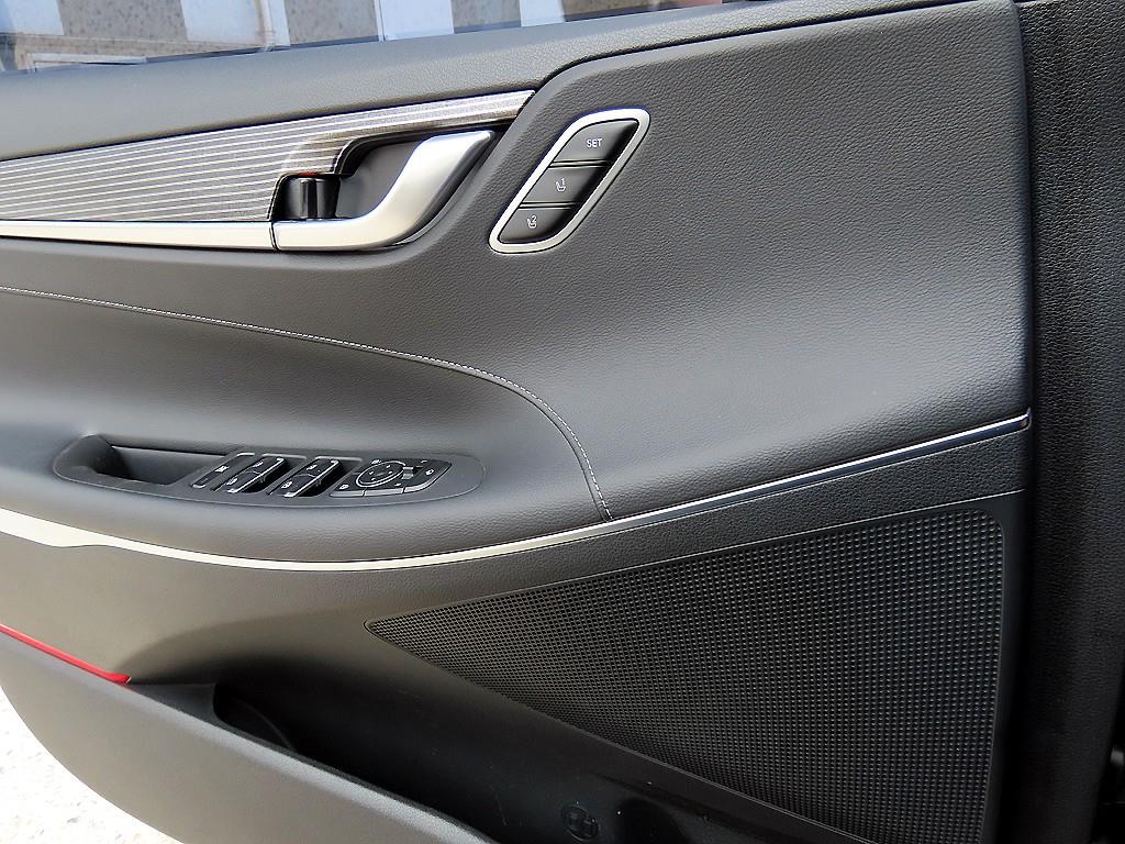 HYUNDAI Grandeur - Vista 11