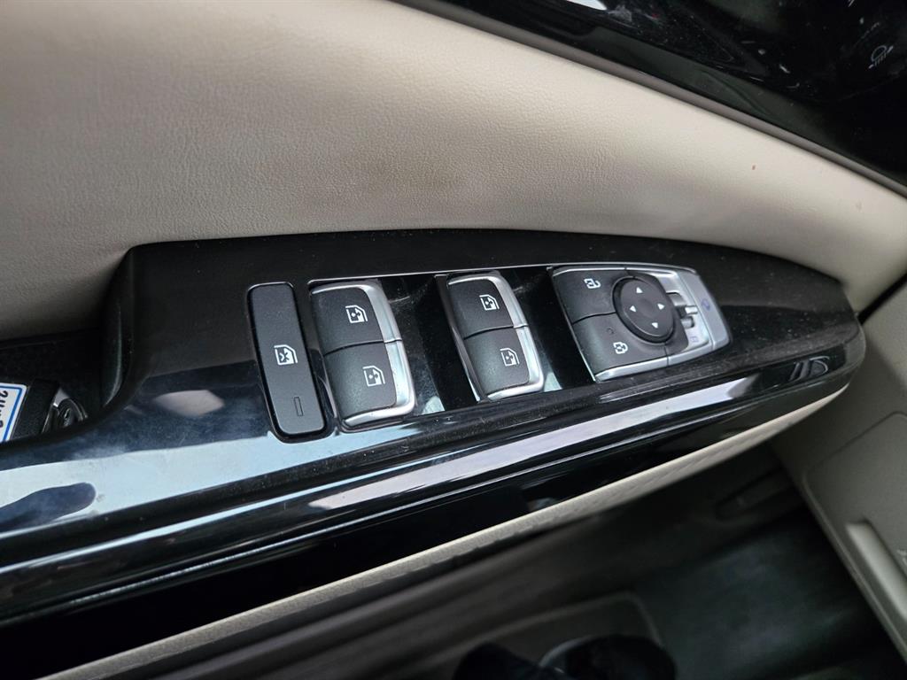 KIA Carnival - Vista 10