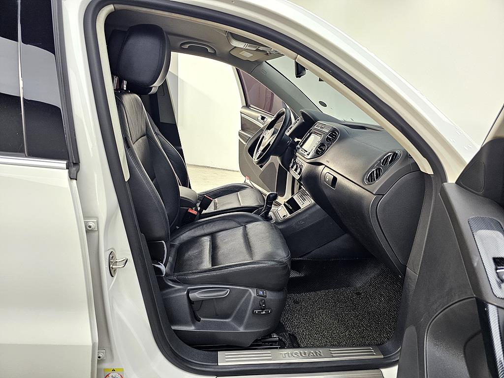 Volkswagen Tiguan - Vista 11