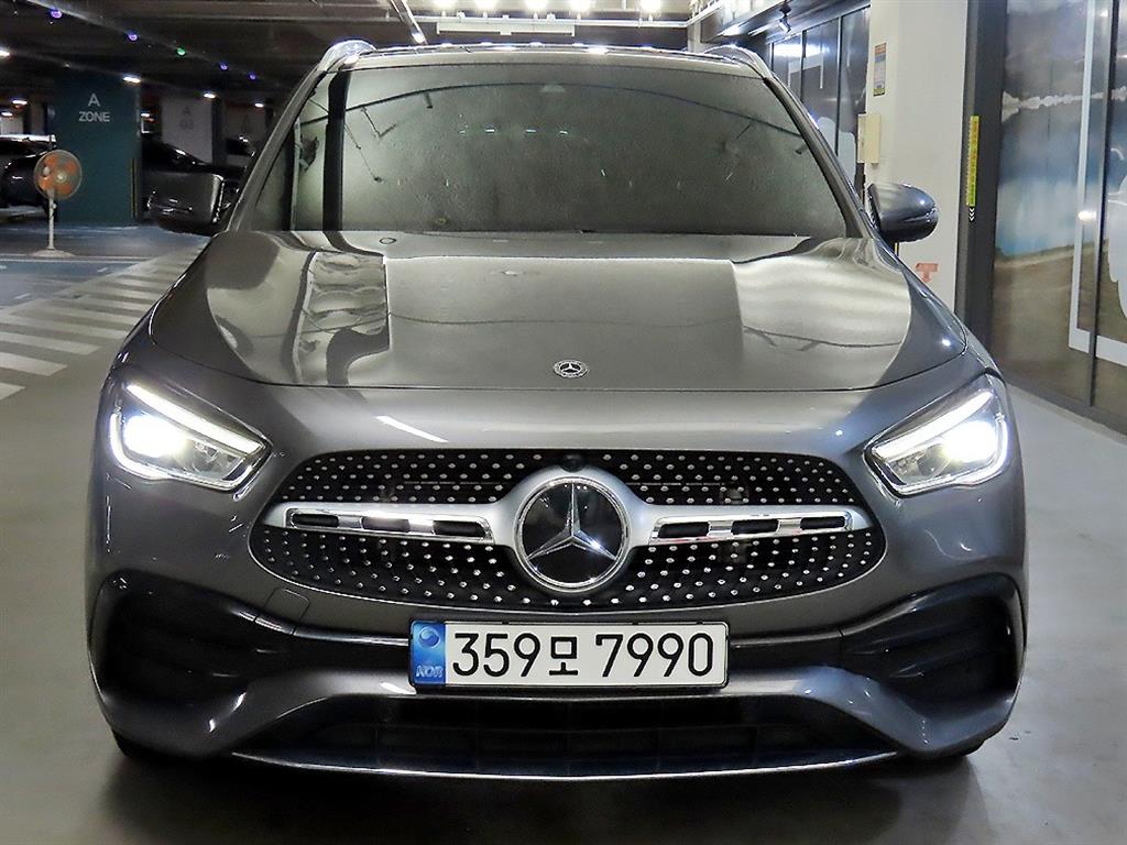 Mercedes Benz GLA Class - Vista 2