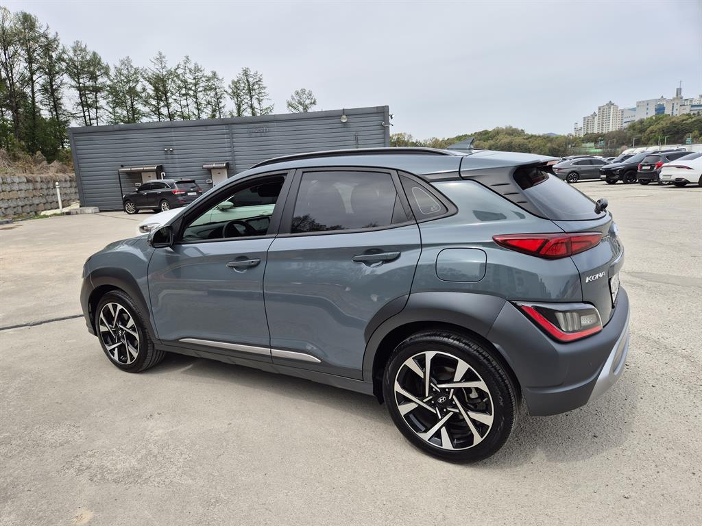 HYUNDAI Kona - Vista 4