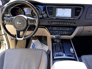 KIA Carnival - Vista 10