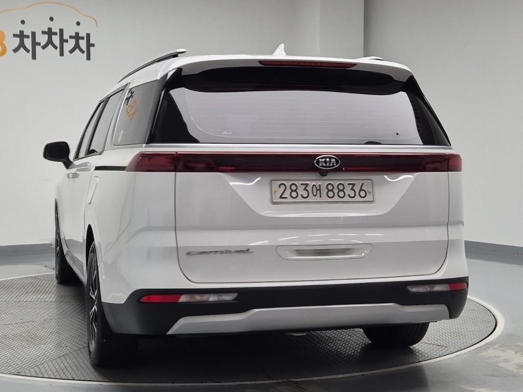 KIA Carnival - Vista 2