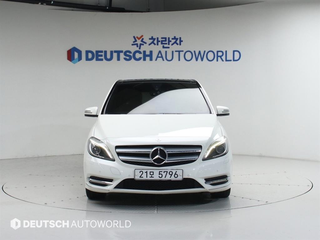 Mercedes Benz B Class (MY B) - Vista 3