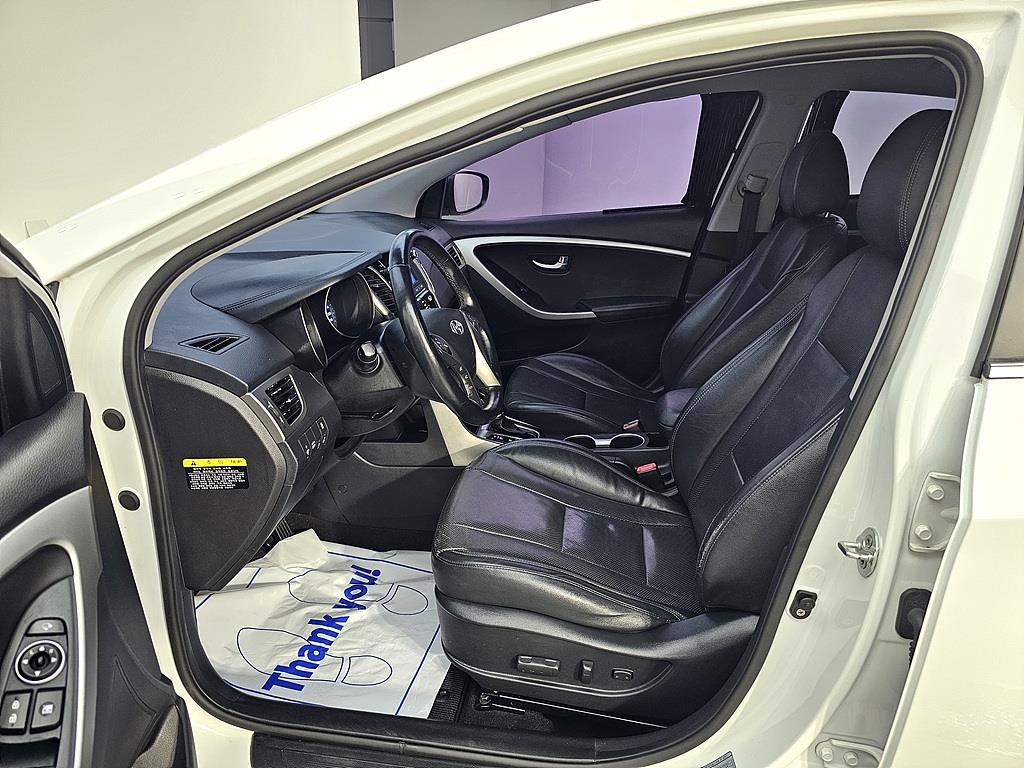 HYUNDAI i30 - Vista 8