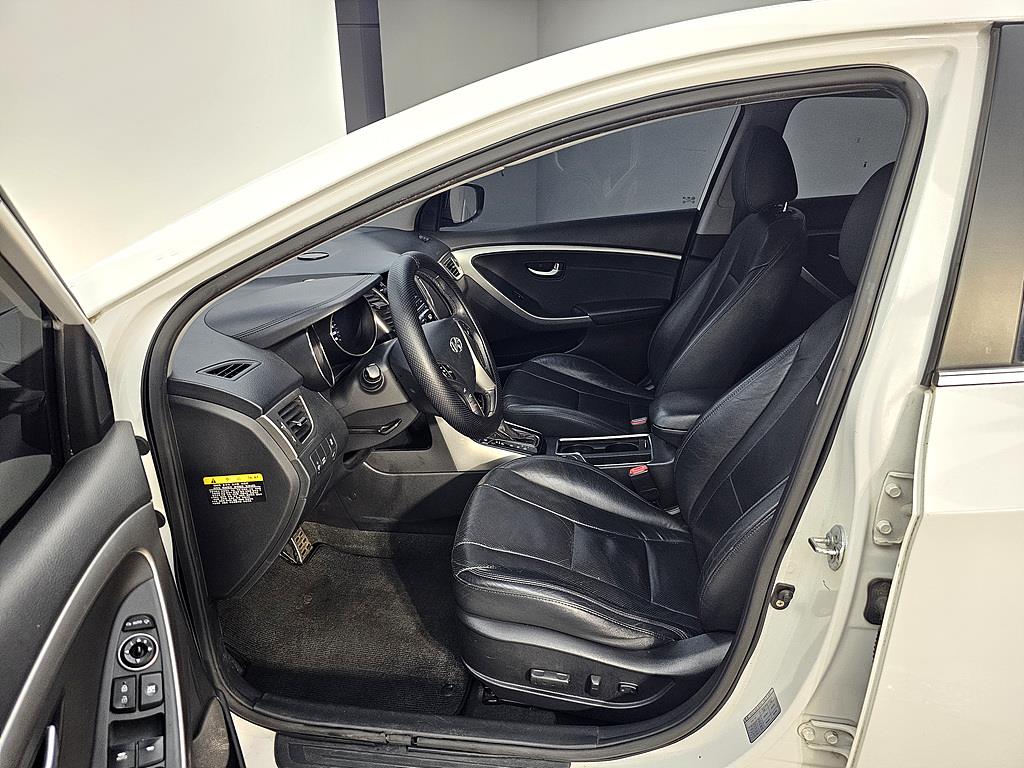 HYUNDAI i30 - Vista 8