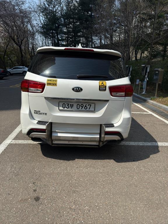 KIA Carnival - Vista 7
