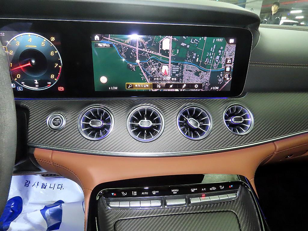 Mercedes Benz AMG GT - Vista 11