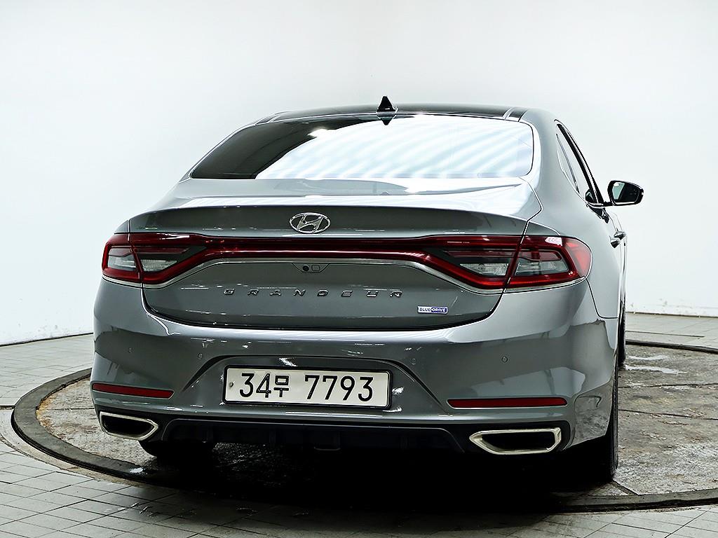 HYUNDAI Grandeur - Vista 5