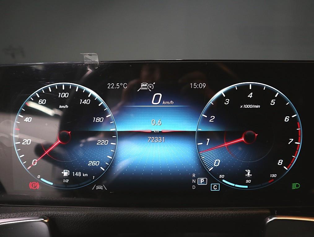 Mercedes Benz GLB Class - Vista 6