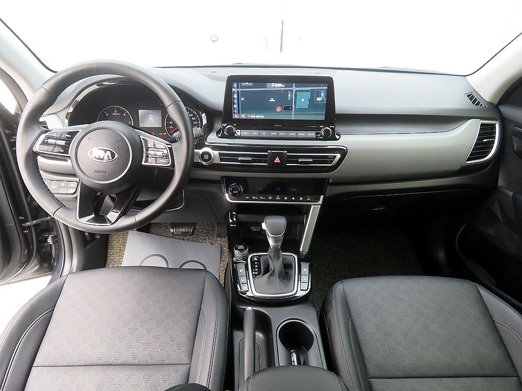 KIA Seltos - Vista 8