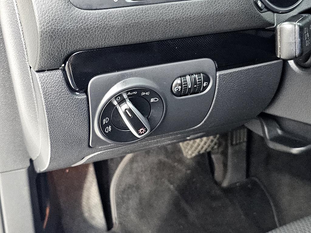 Volkswagen Golf 2012 Blanco - Importación desde Corea - HF Imports Iquique - Foto 14