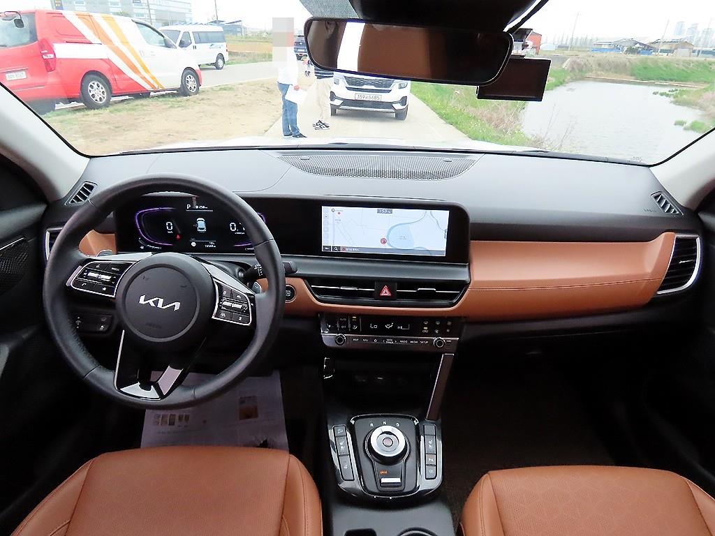 KIA Seltos - Vista 9