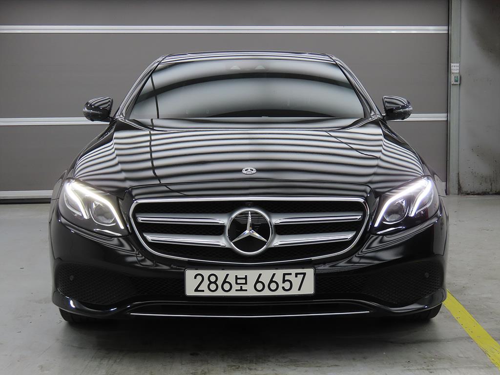 Mercedes Benz E class - Vista 2