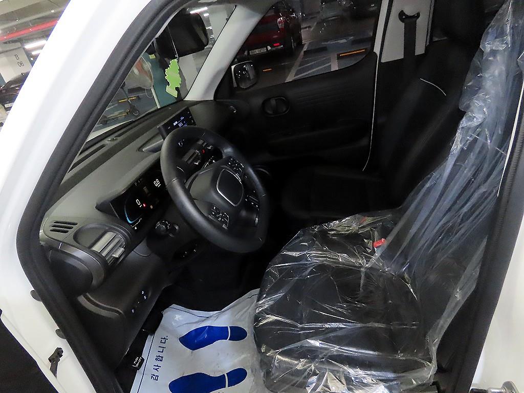 HYUNDAI Casper - Vista 6
