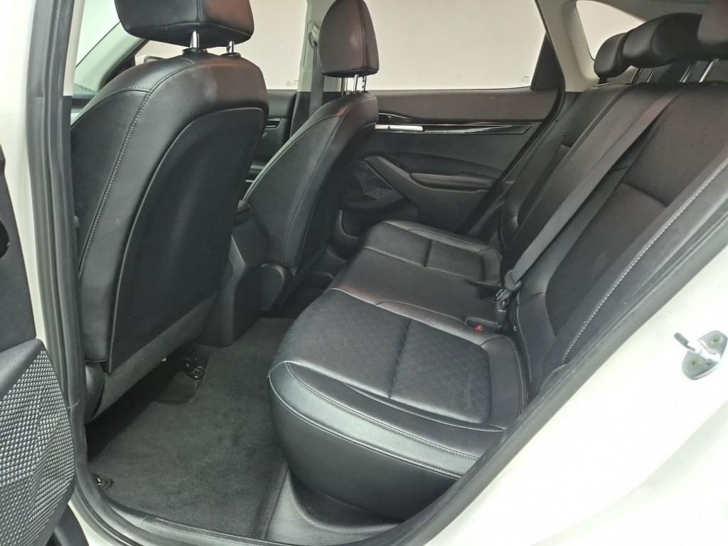 KIA Seltos - Vista 12