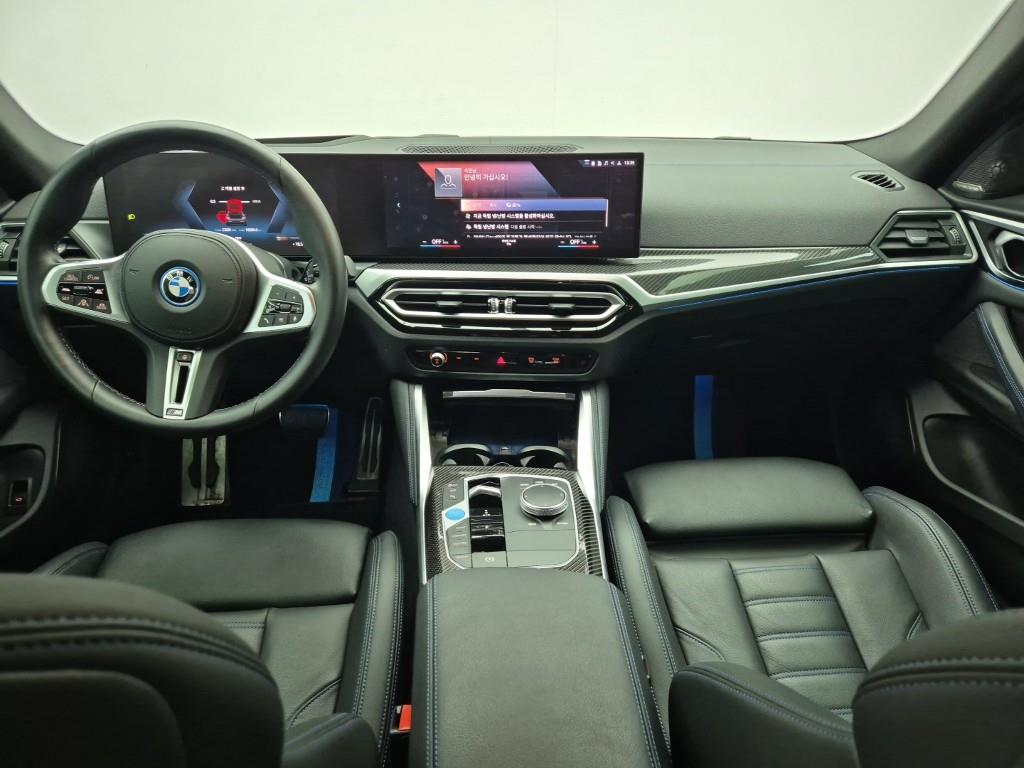 BMW i4 - Vista 5