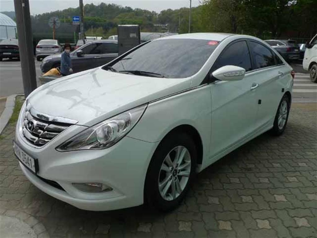 HYUNDAI Sonata - Vista 3