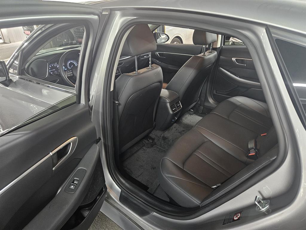 HYUNDAI Sonata - Vista 9