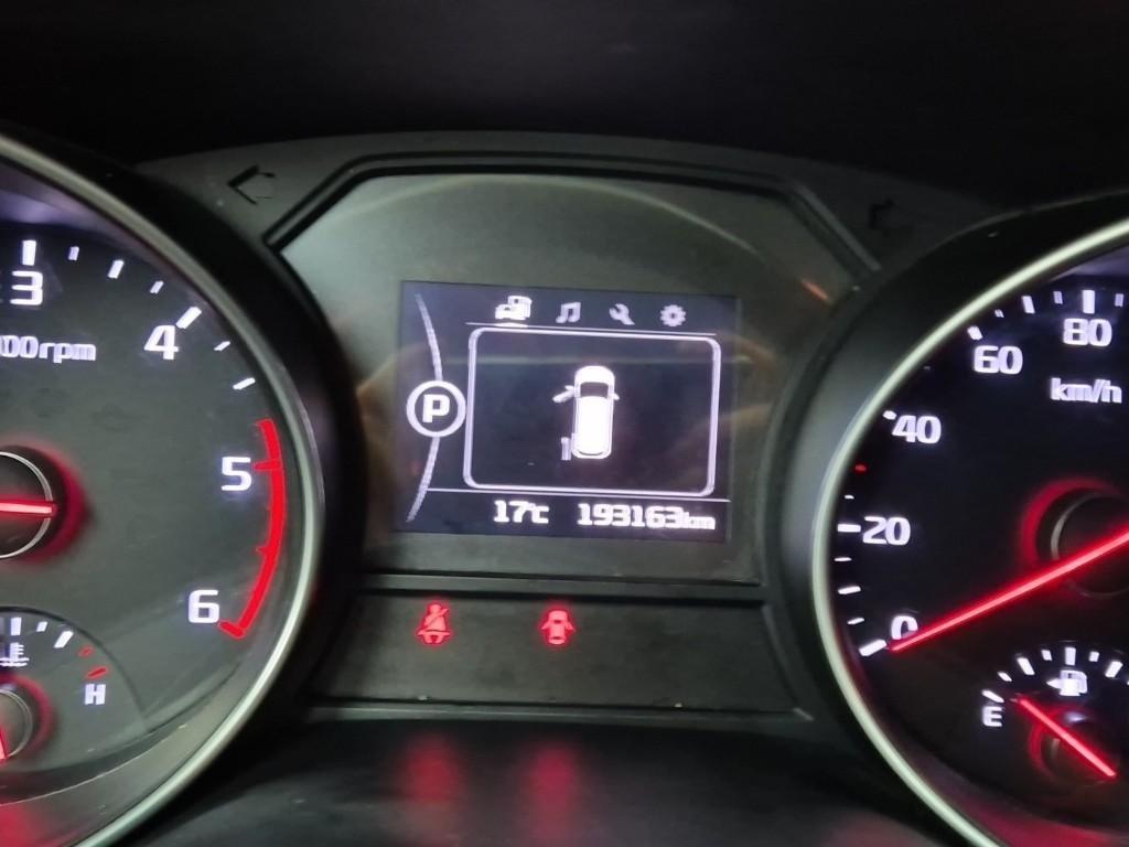 KIA Carnival - Vista 6