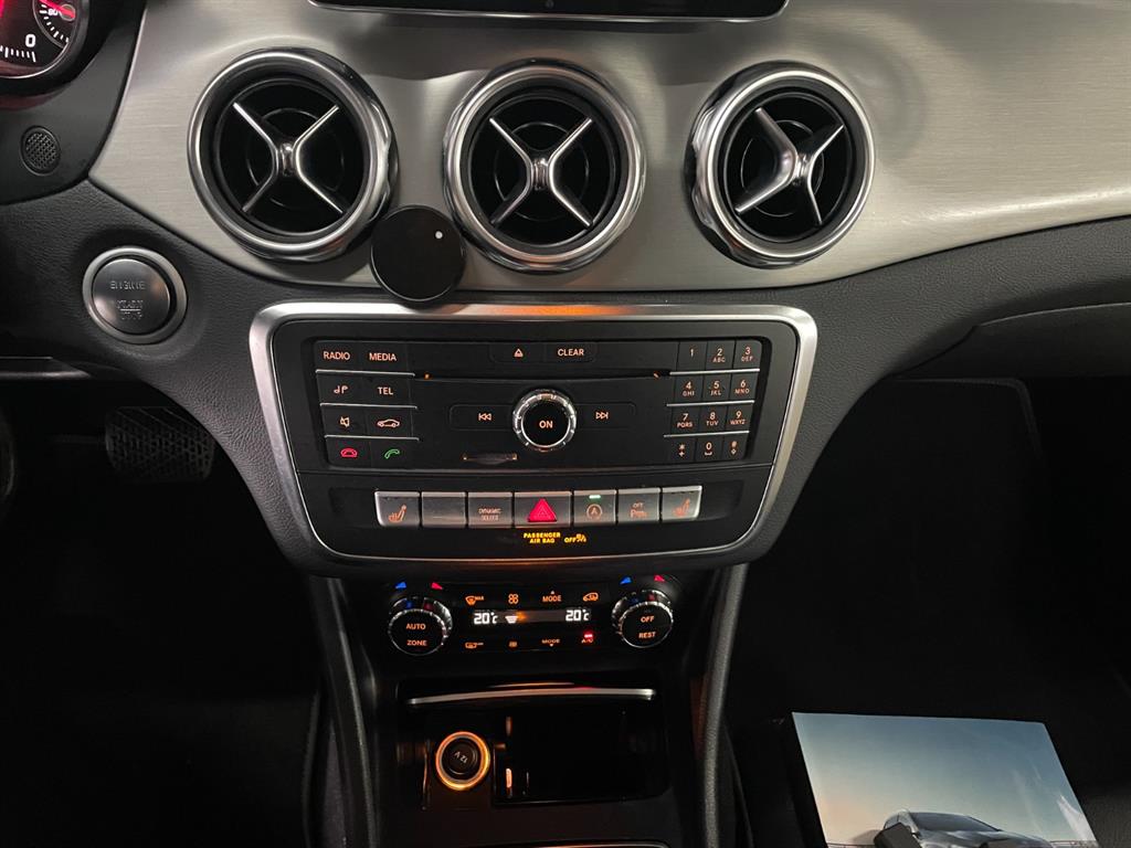 Mercedes Benz GLA Class - Vista 11